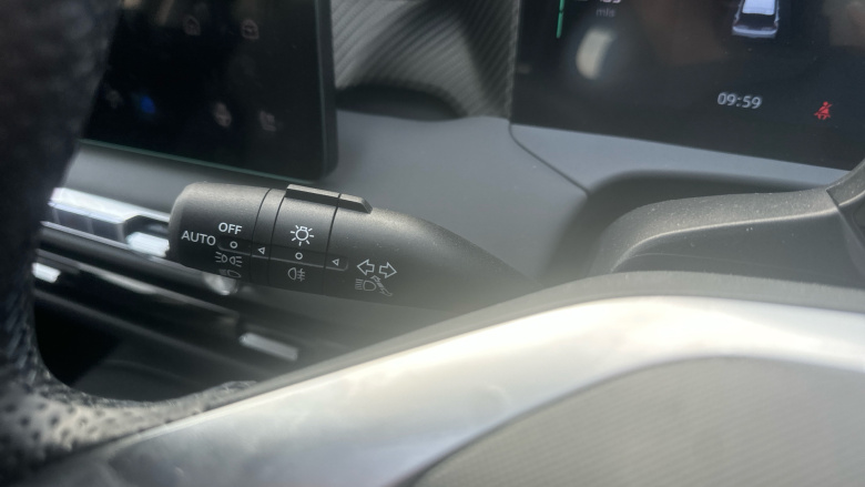 MG MG4 180kW Premium Extended Range 77kWh 5dr Auto Electric Hatchback